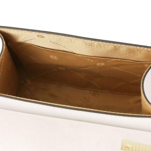 fe0a441c7d9093a2deadada277ca8b7e