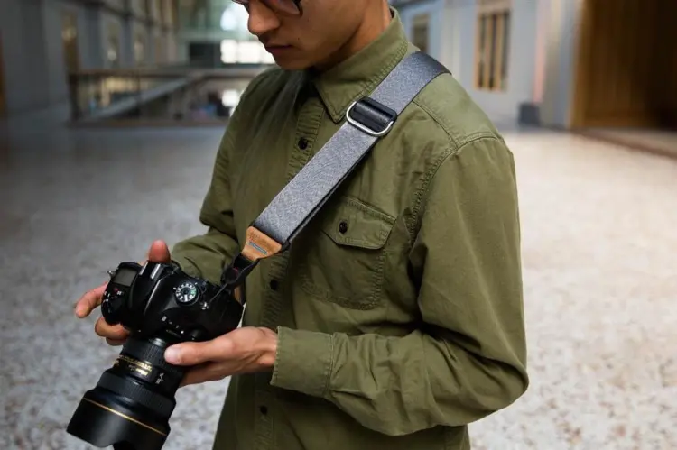 peak-design-slide-popielaty-crossbody